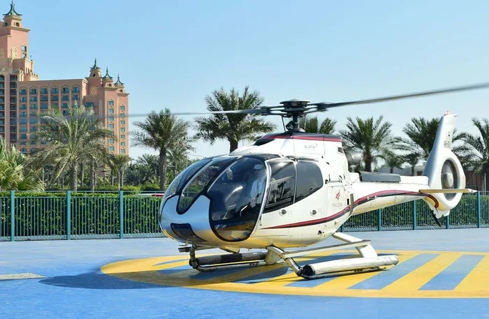 Abu Dhabi Scenic Flight - 17 Min